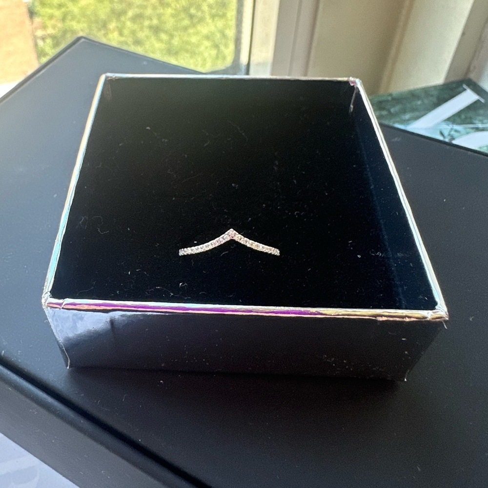 Mejuri Pavé Diamond 14k Wishbone Ring